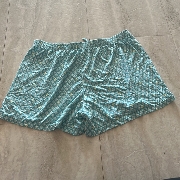 shorts - Picture 2 of 2